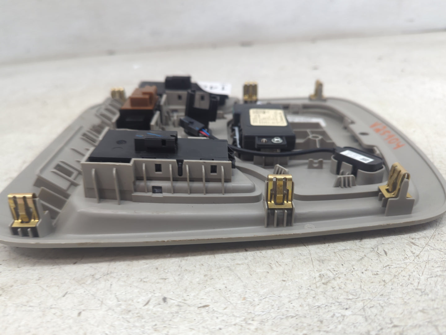 2016 Chevrolet Impala Overhead Roof Console Tan - Oemusedautoparts1.com