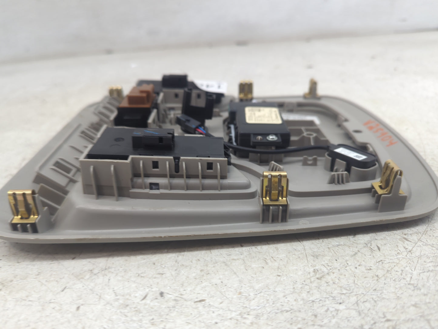 2016 Chevrolet Impala Overhead Roof Console Tan - Oemusedautoparts1.com