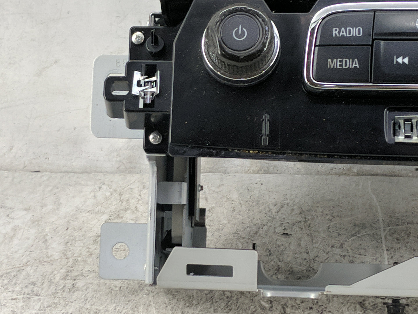 2016-2016 Chevrolet Impala Radio Control Panel - Oemusedautoparts1.com