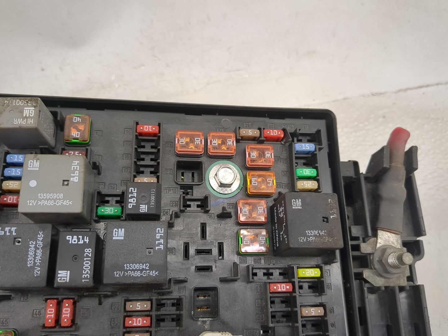 2016-2019 Chevrolet Impala Fusebox Fuse Box Panel Relay Module P/N:13272072 13272071 Fits Fits 2016 2017 2018 2019 OEM Used 