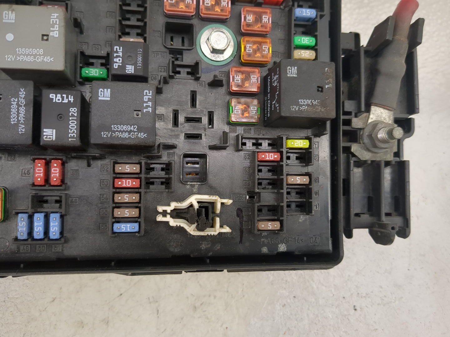 2016-2019 Chevrolet Impala Fusebox Fuse Box Panel Relay Module P/N:13272072 13272071 Fits Fits 2016 2017 2018 2019 OEM Used 