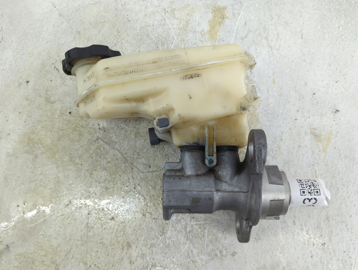 2014-2020 Chevrolet Impala Brake Master Cylinder 1496763 - Oemusedautoparts1.com
