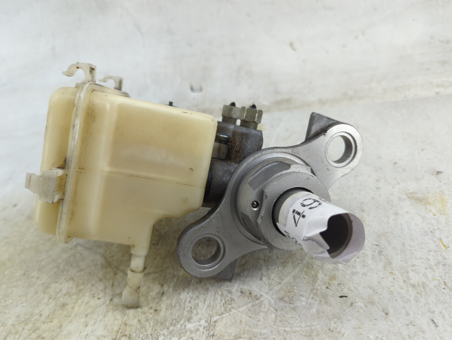 2014-2020 Chevrolet Impala Brake Master Cylinder 1496763 - Oemusedautoparts1.com