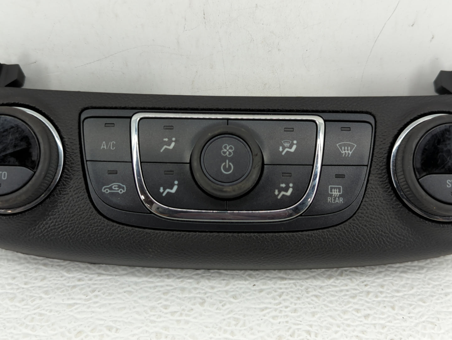 2014-2020 Chevrolet Impala Climate Control Module Temperature AC/Heater Replacement P/N:23113226 84429867 Fits OEM Used Auto