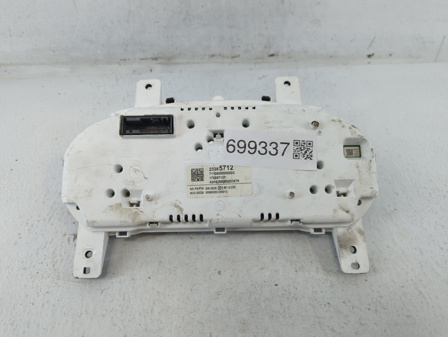 2016 Chevrolet Impala Instrument Cluster Speedometer Gauges P/N:23385712 Fits OEM Used Auto Parts - Oemusedautoparts1.com