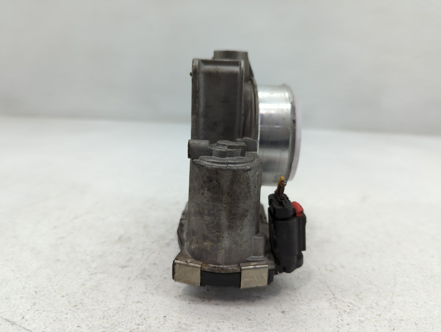2016-2019 Chevrolet Impala Throttle Body P/N:12627217DA Fits Fits 2016 2017 2018 2019 2020 2021 2022 OEM Used Auto Parts - O