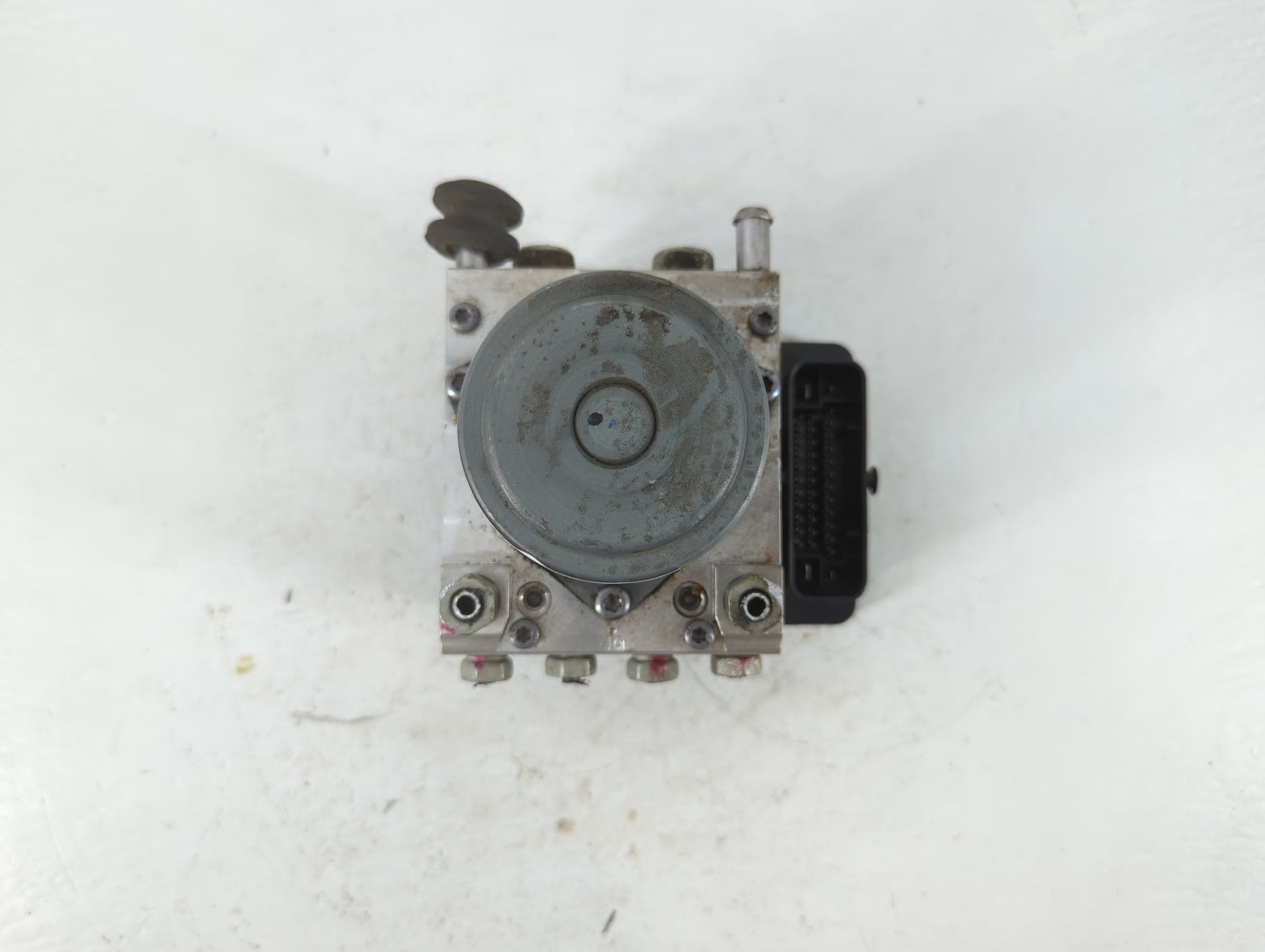 2014-2016 Chevrolet Impala ABS Pump Control Module Replacement P/N:23234098 Fits Fits 2014 2015 2016 OEM Used Auto Parts - O