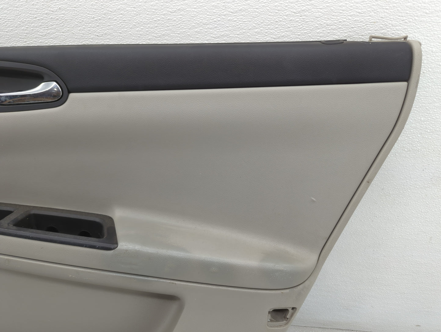 2016 Chevrolet Impala Rear Right Passenger Interior Door Panel Trim - Oemusedautoparts1.com