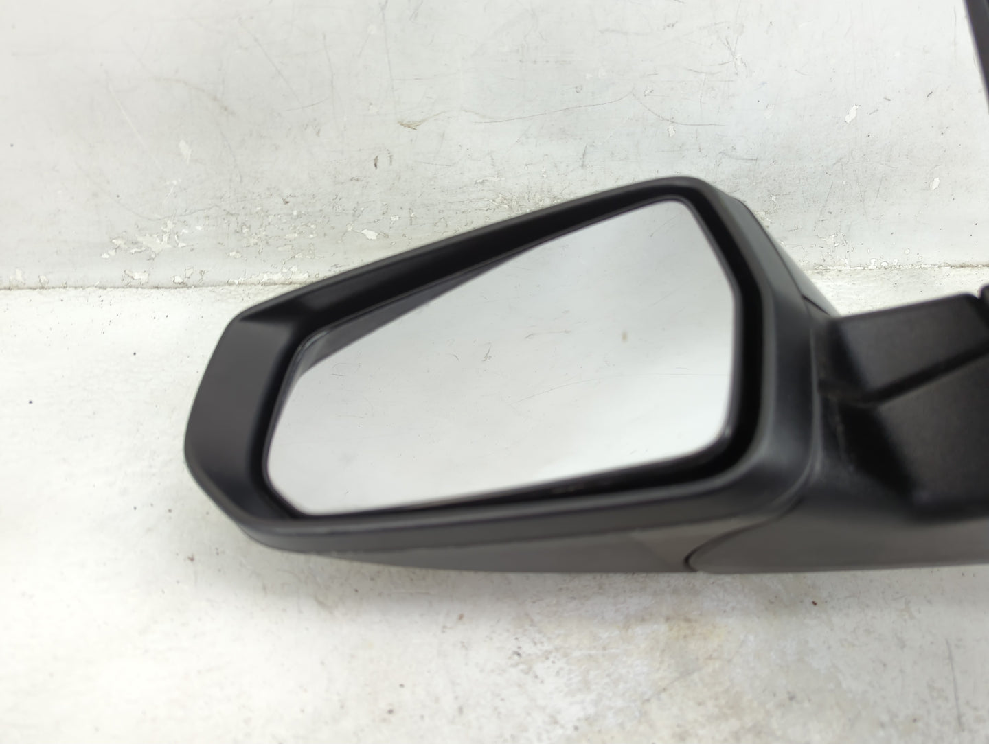 2016-2018 Chevrolet Malibu Driver Side View Mirror - Left Door Mirror OEM Used - Oemusedautoparts1.com