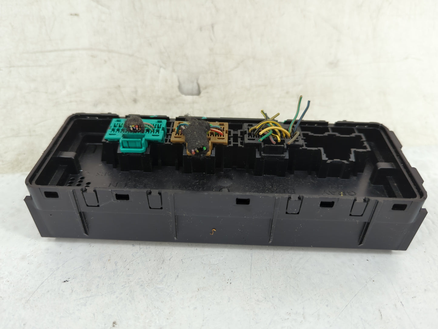 2016-2016 Chevrolet Malibu Body Control Module Bcm Inner Cabin Fuse Box 1061539 - Oemusedautoparts1.com