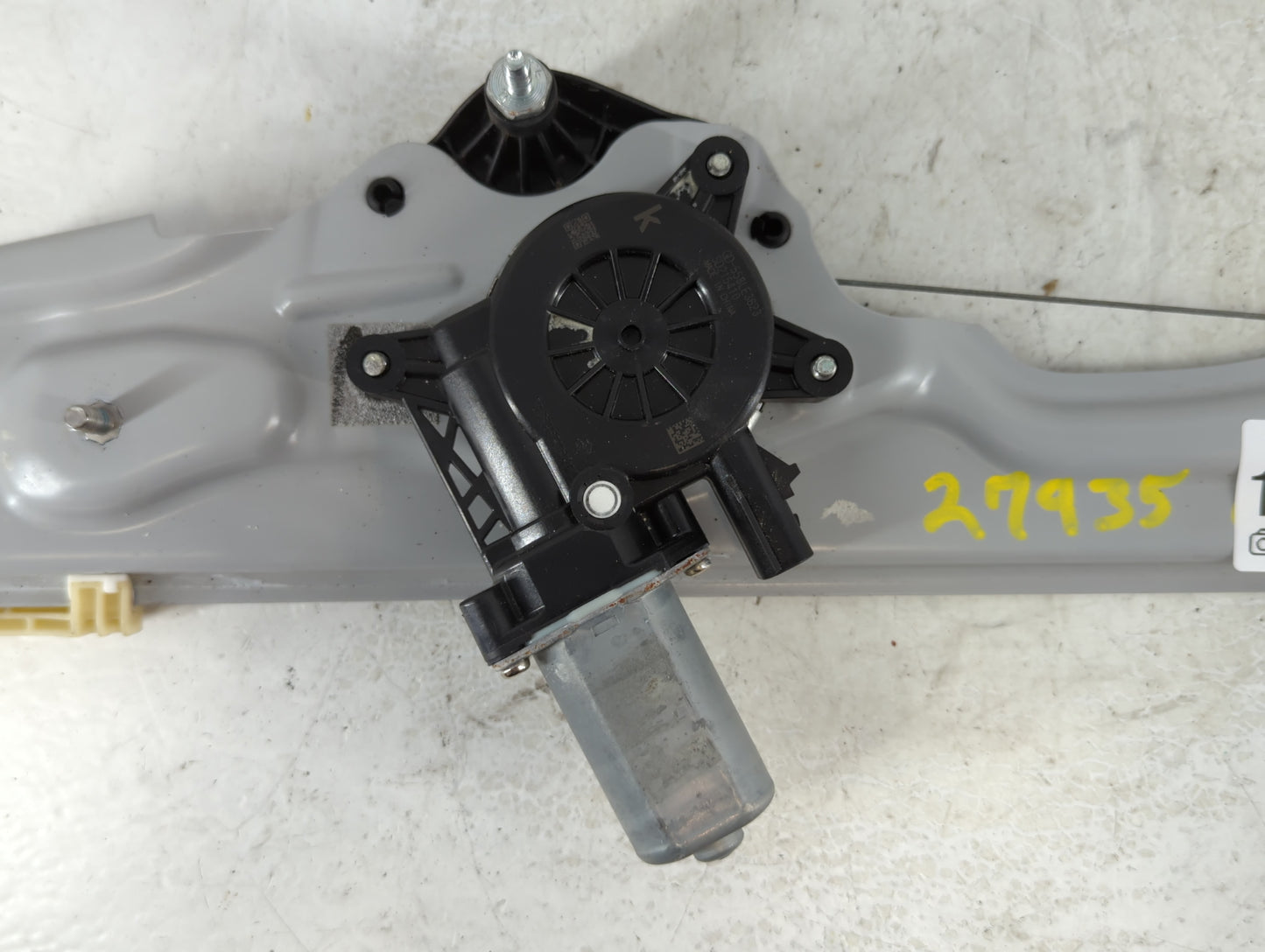 2016-2021 Chevrolet Malibu Driver Left Rear Window Regulator 1072400 - Oemusedautoparts1.com