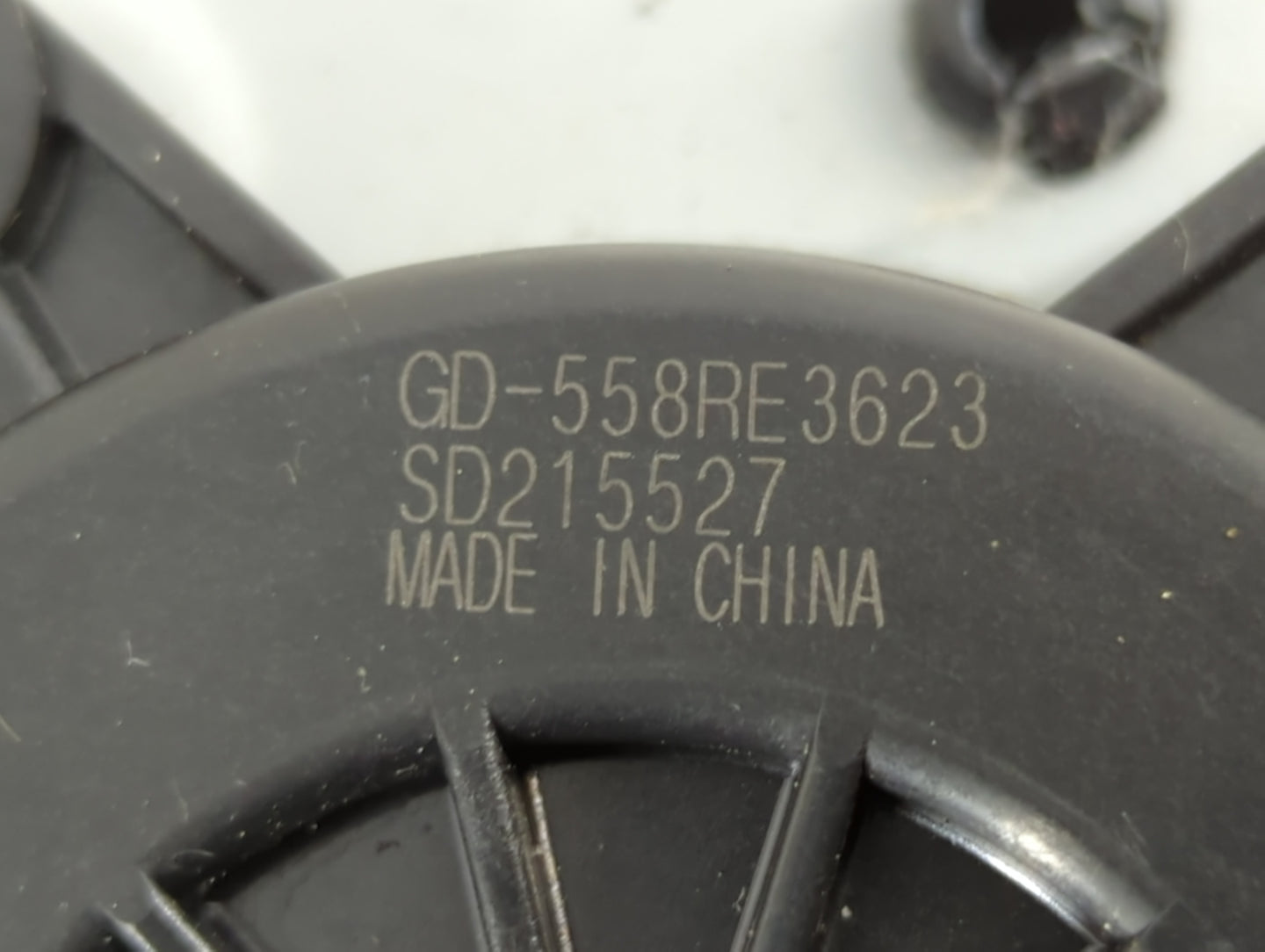 2016-2021 Chevrolet Malibu Driver Left Front Window Regulator 1073377 - Oemusedautoparts1.com