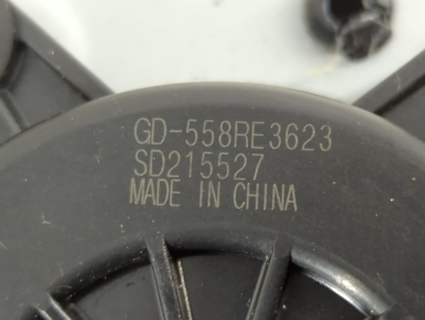 2016-2021 Chevrolet Malibu Driver Left Front Window Regulator 1073377 - Oemusedautoparts1.com