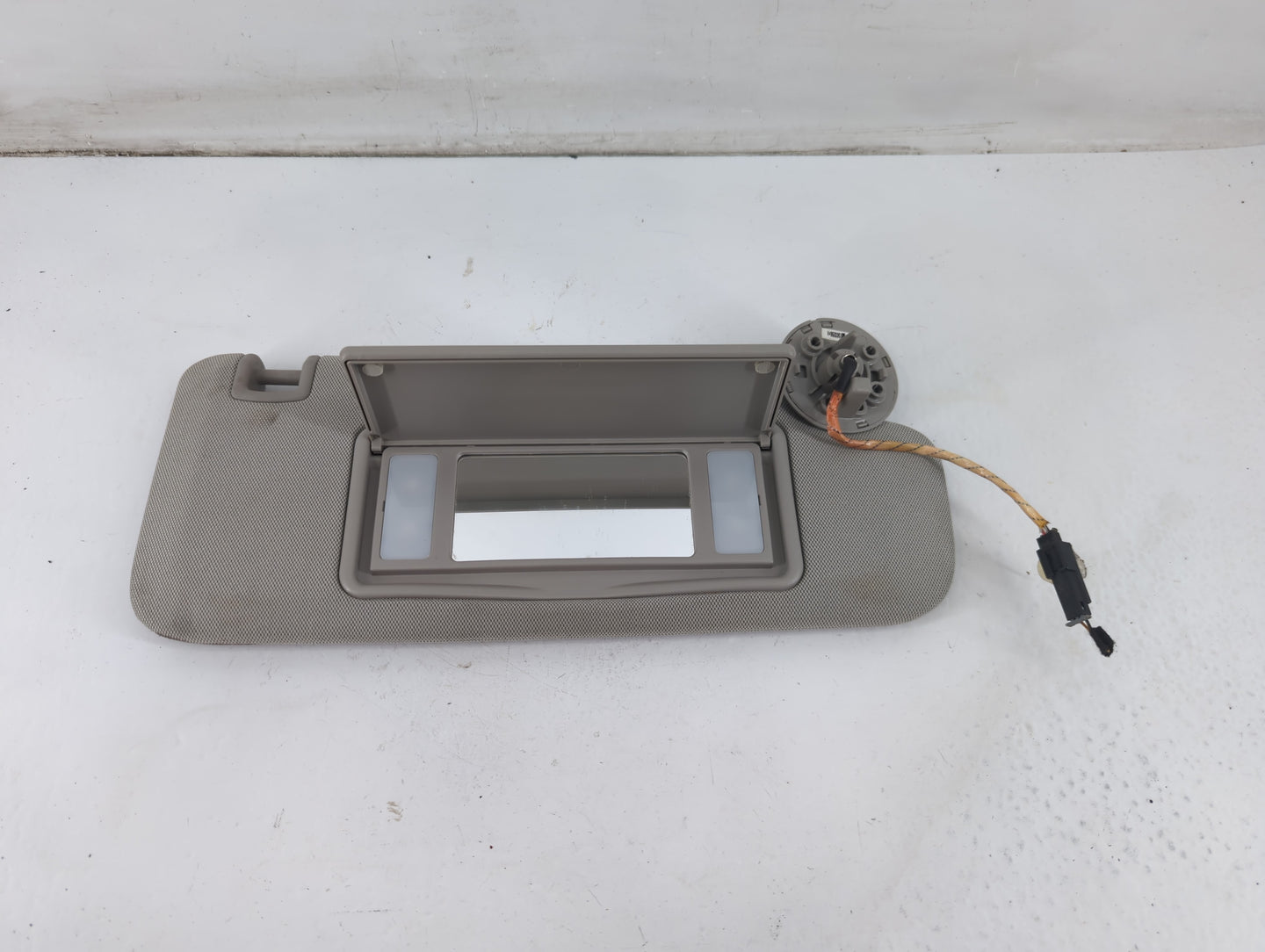 2013-2016 Chevrolet Malibu Sun Visor Shade Replacement Passenger Right Mirror Fits Fits 2013 2014 2015 2016 OEM Used Auto Pa