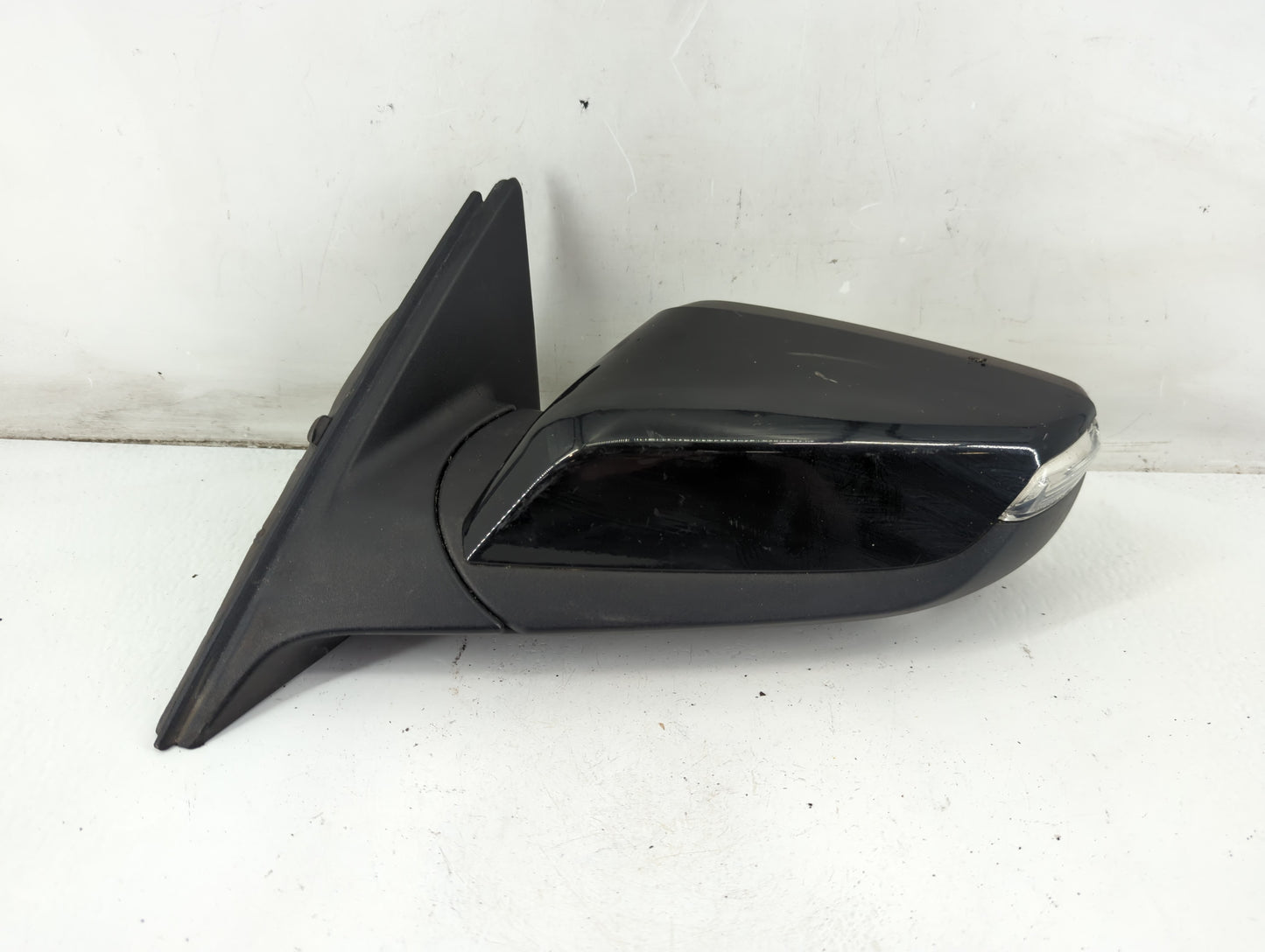 2016-2018 Chevrolet Malibu Driver Side View Mirror - Left Door Mirror OEM Used - Oemusedautoparts1.com