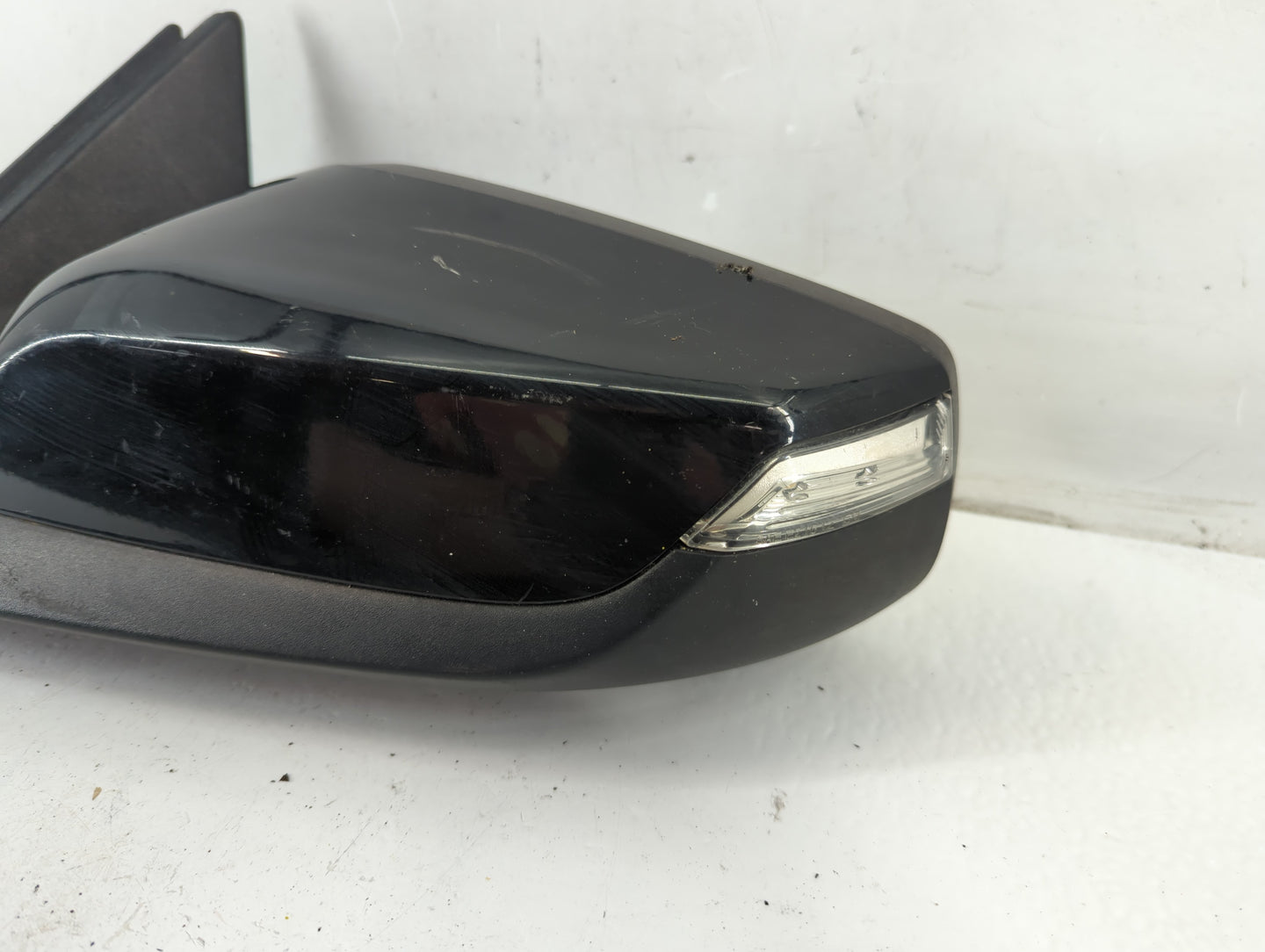 2016-2018 Chevrolet Malibu Driver Side View Mirror - Left Door Mirror OEM Used - Oemusedautoparts1.com