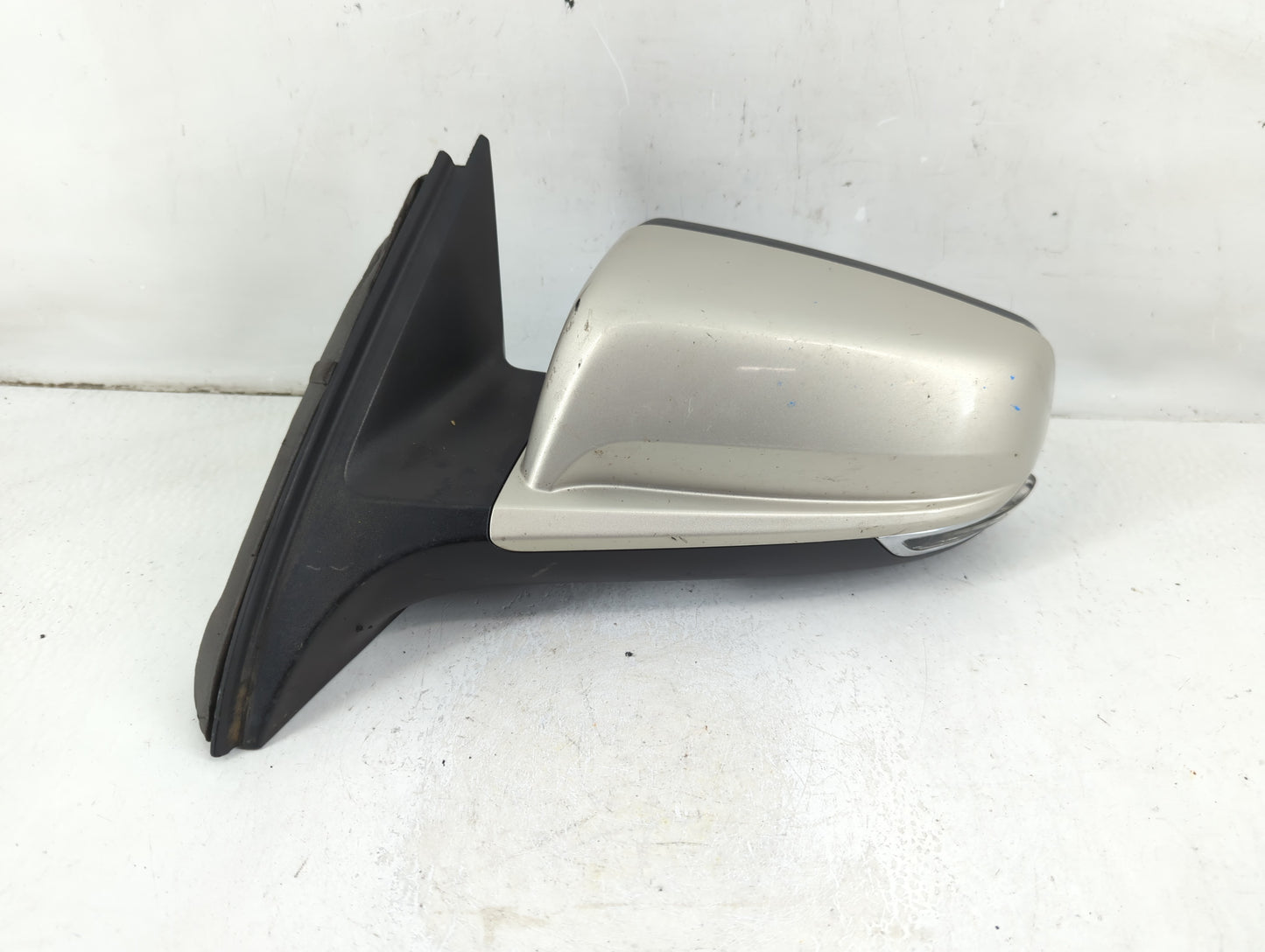 2016-2018 Chevrolet Malibu Driver Side View Mirror - Left Door Mirror OEM Used - Oemusedautoparts1.com