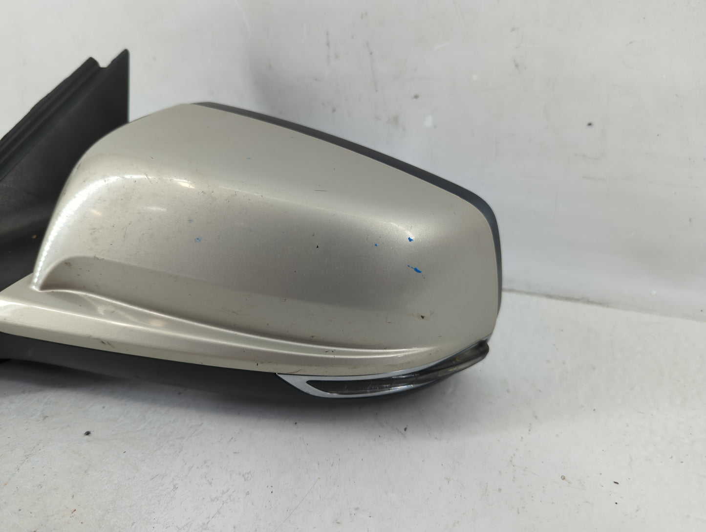 2016-2018 Chevrolet Malibu Driver Side View Mirror - Left Door Mirror OEM Used - Oemusedautoparts1.com