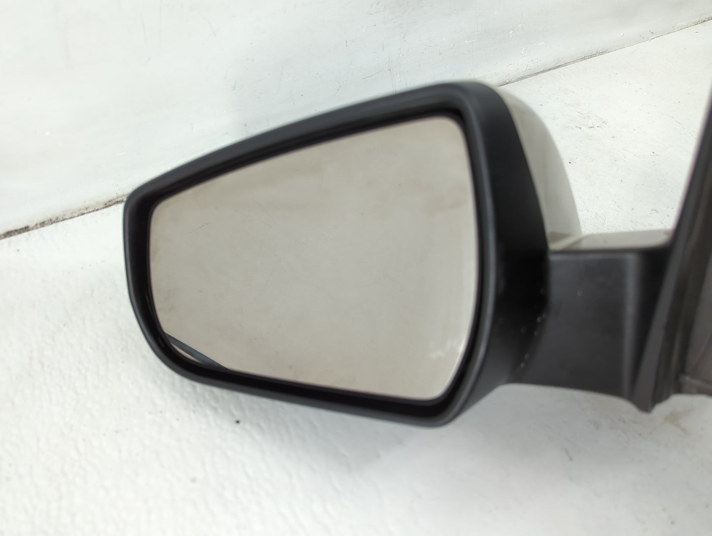 2016-2018 Chevrolet Malibu Driver Side View Mirror - Left Door Mirror OEM Used - Oemusedautoparts1.com
