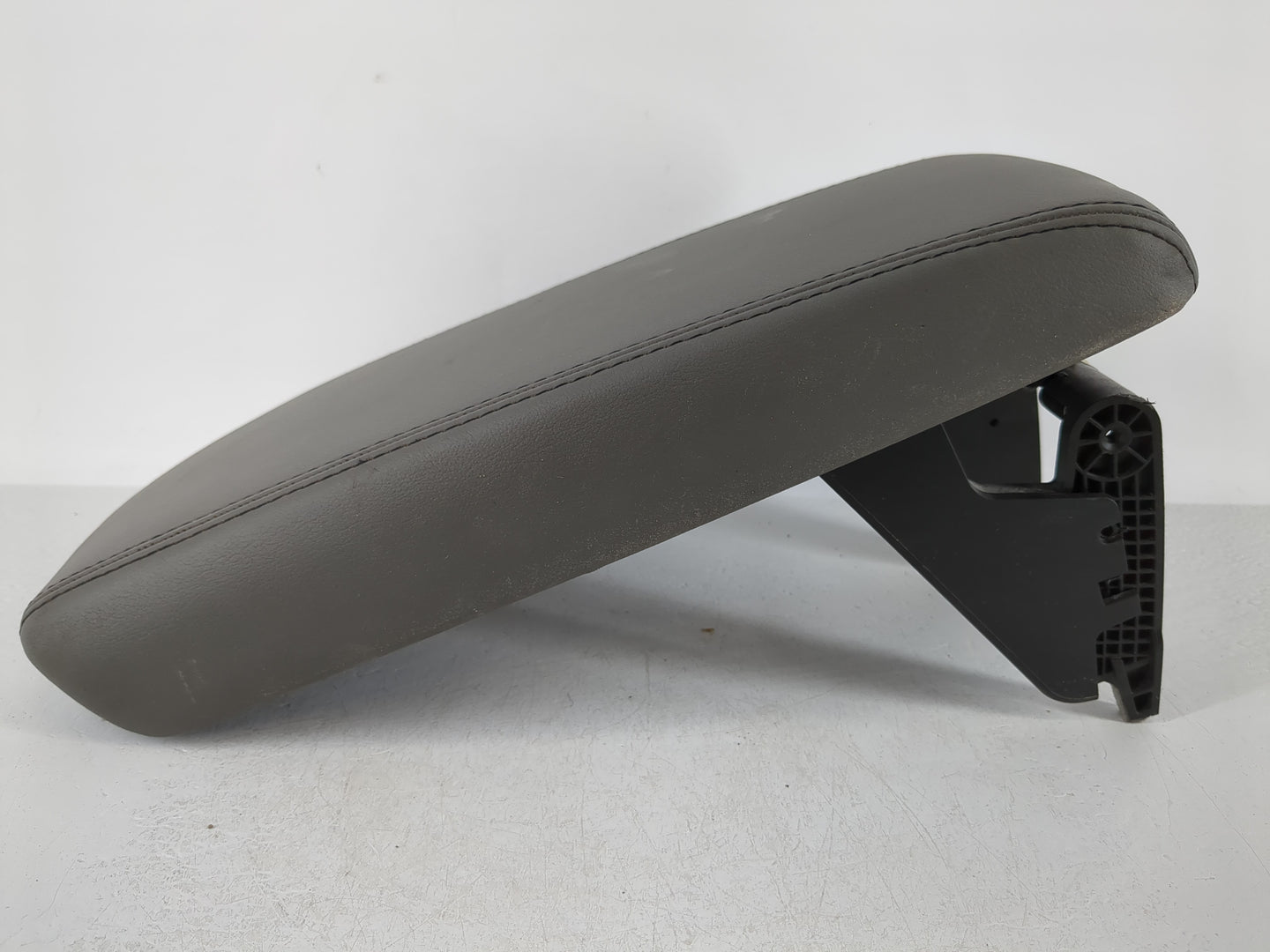 2016 Chevrolet Malibu Center Console Armrest Cover Lid Fits OEM Used Auto Parts - Oemusedautoparts1.com