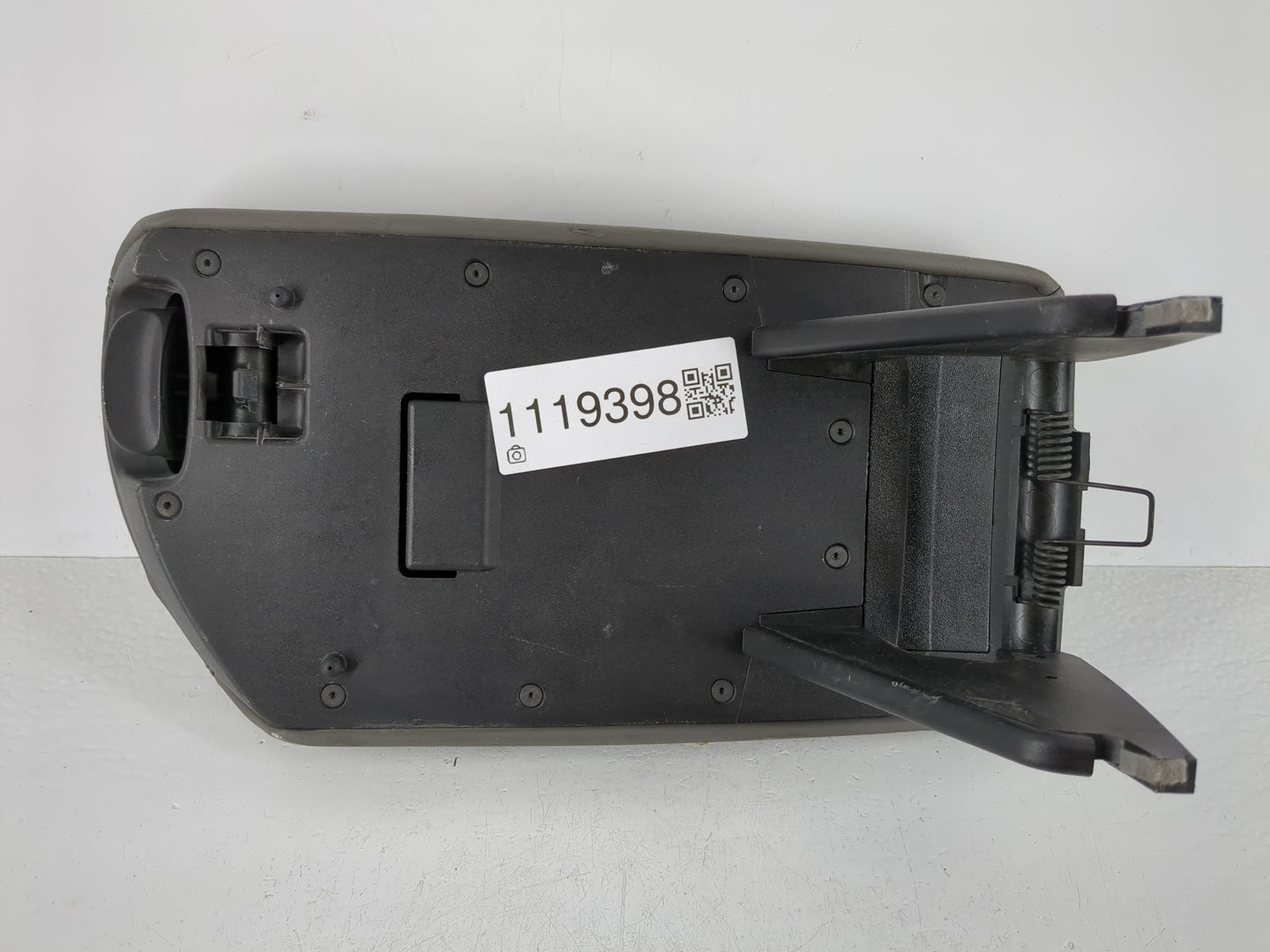 2016 Chevrolet Malibu Center Console Armrest Cover Lid Fits OEM Used Auto Parts - Oemusedautoparts1.com