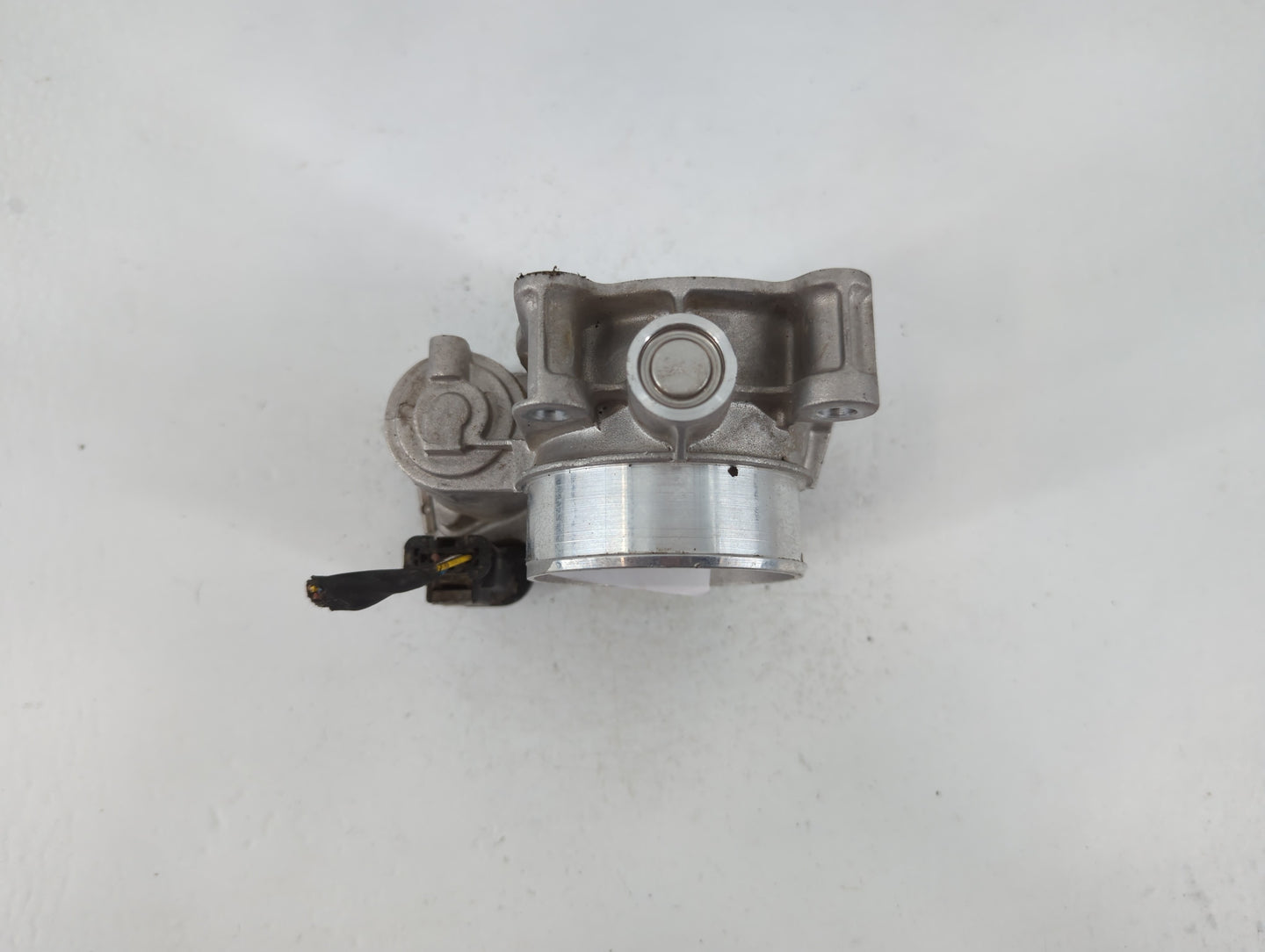 2016 Chevrolet Malibu Throttle Body P/N:12627217DA Fits Fits 2017 2018 2019 2020 2021 2022 OEM Used Auto Parts - Oemusedauto