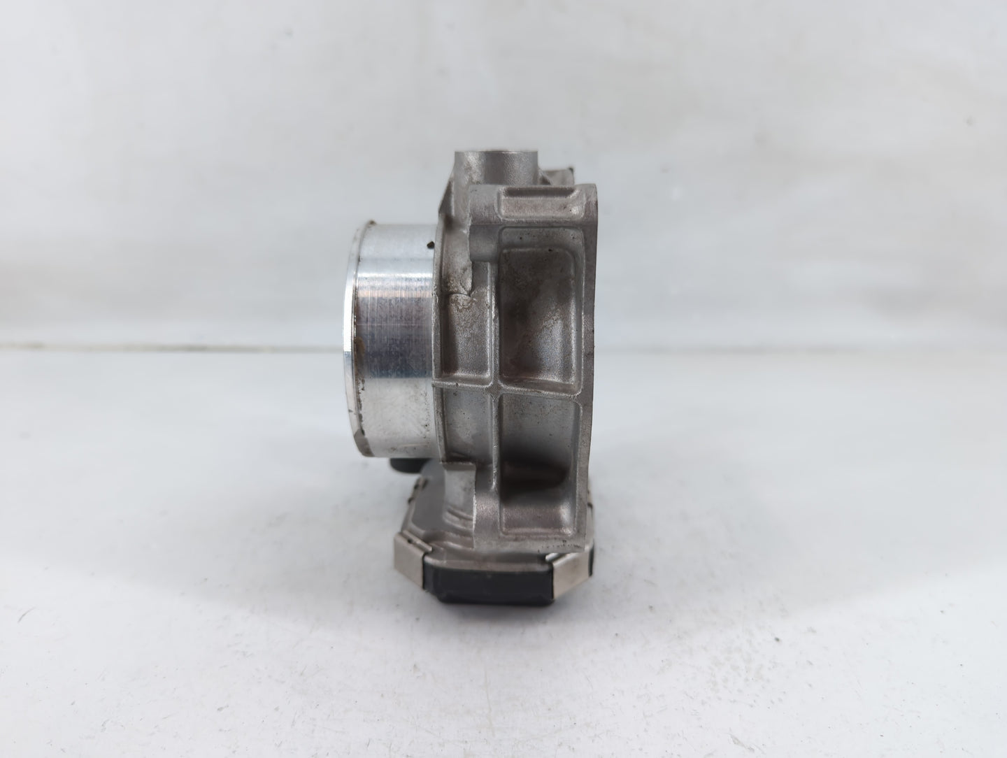 2016 Chevrolet Malibu Throttle Body P/N:12627217DA Fits Fits 2017 2018 2019 2020 2021 2022 OEM Used Auto Parts - Oemusedauto