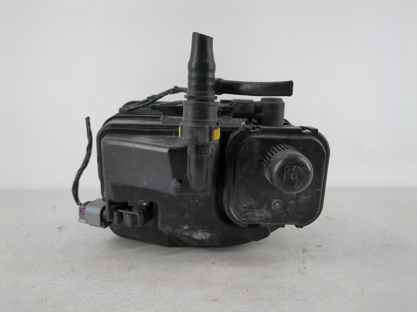 2016 Chevrolet Malibu Fuel Vapor Charcoal Canister 1120686 - Oemusedautoparts1.com