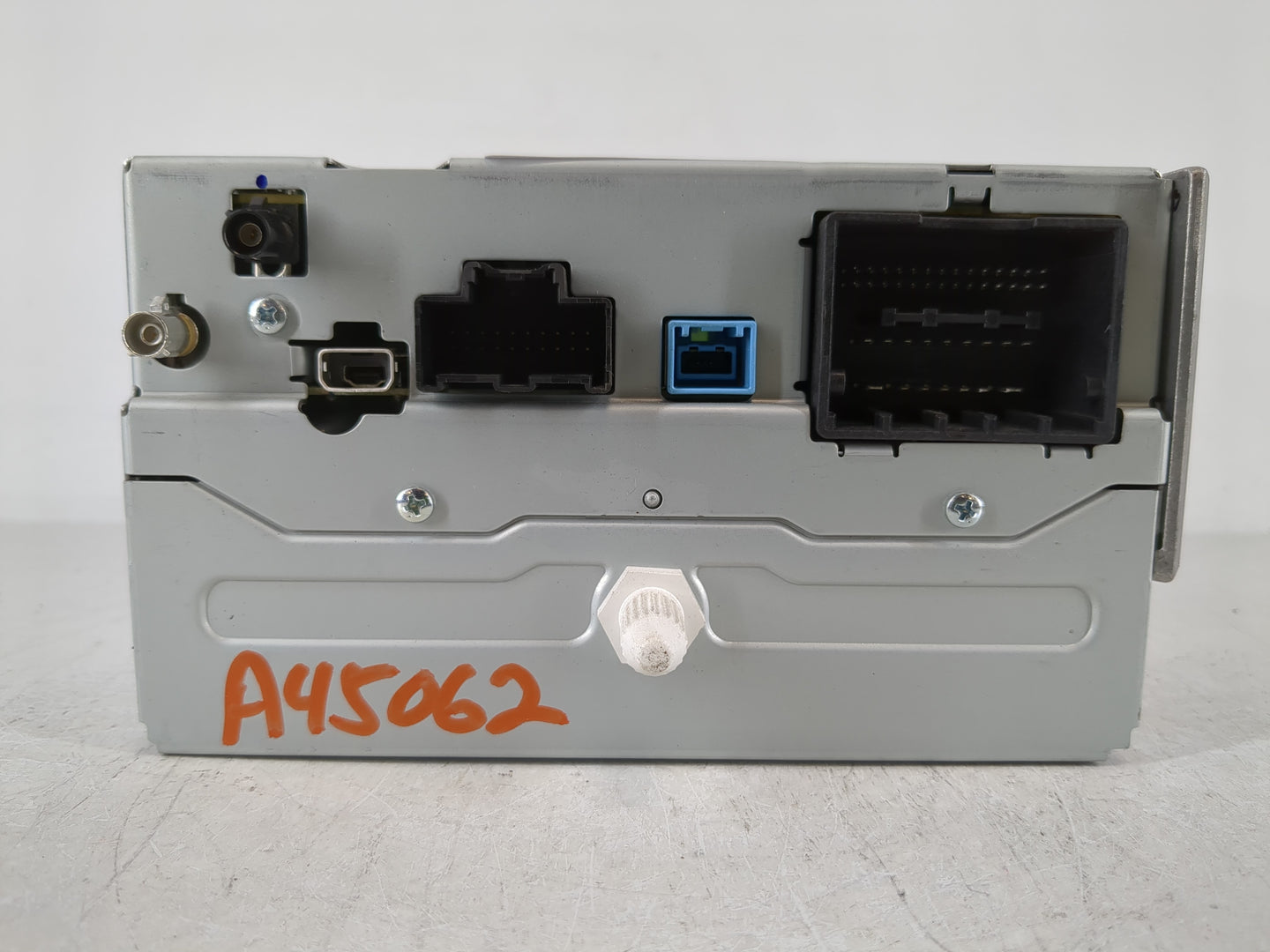 2014-2016 Chevrolet Malibu Radio AM FM Cd Player Receiver Replacement P/N:84026379 Fits Fits 2014 2015 2016 OEM Used Auto Pa