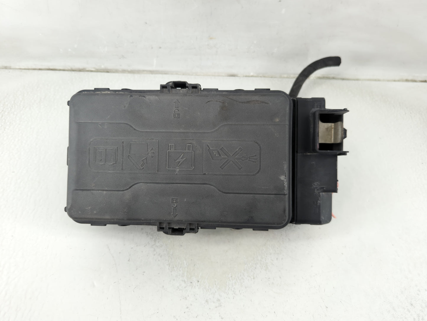 2016-2017 Chevrolet Malibu Fusebox Fuse Box Panel Relay Module Fits Fits 2016 2017 OEM Used Auto Parts - Oemusedautoparts1.c
