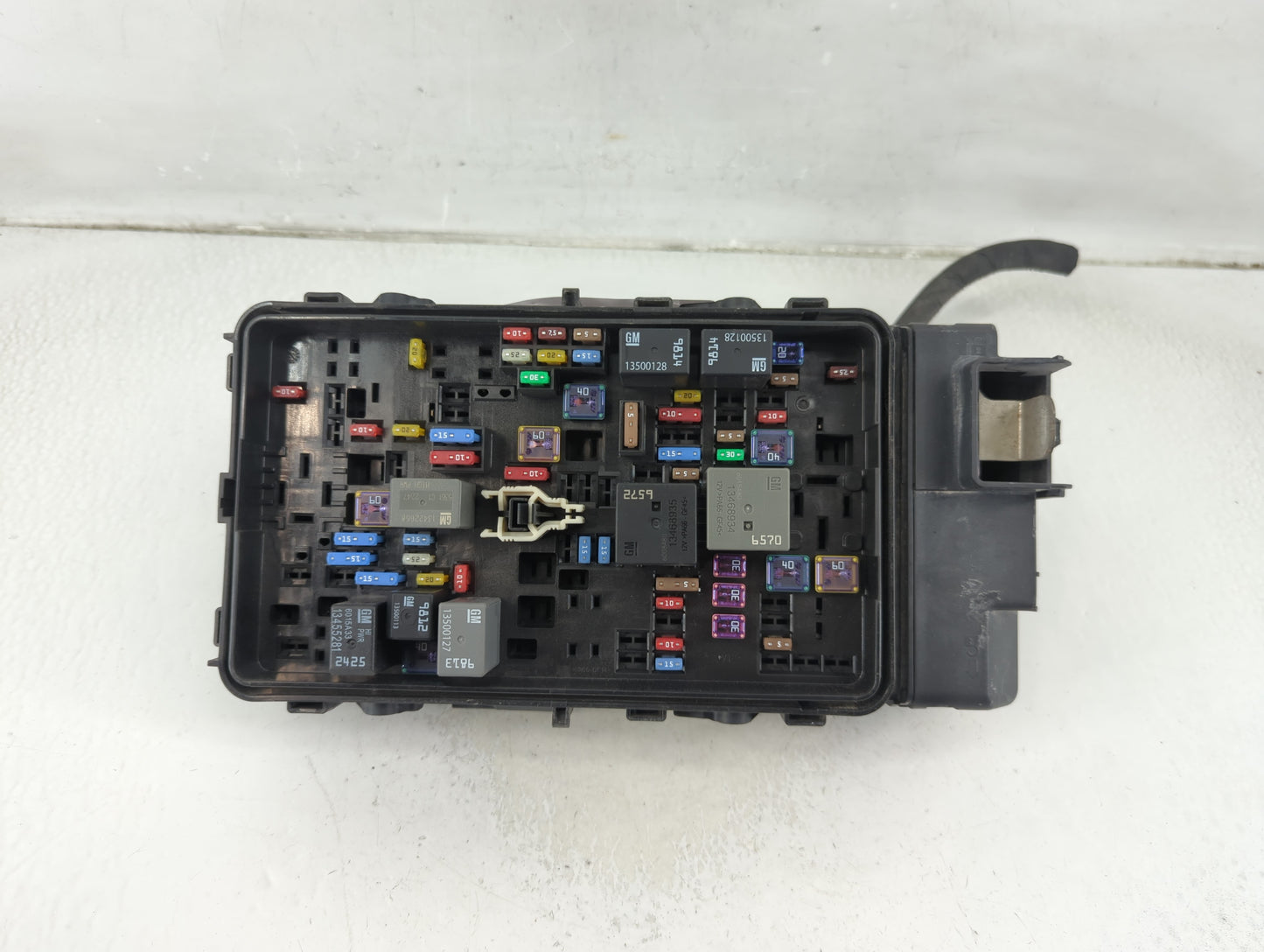 2016-2017 Chevrolet Malibu Fusebox Fuse Box Panel Relay Module Fits Fits 2016 2017 OEM Used Auto Parts - Oemusedautoparts1.c