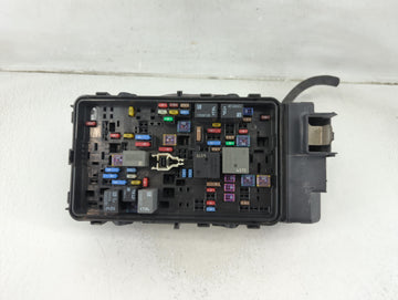 2016-2017 Chevrolet Malibu Fusebox Fuse Box Panel Relay Module Fits Fits 2016 2017 OEM Used Auto Parts
