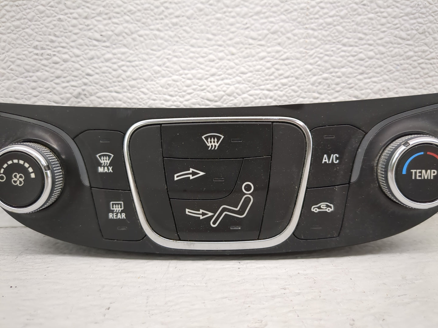 2016-2017 Chevrolet Malibu Climate Control Module Temperature AC/Heater Replacement Fits Fits 2016 2017 OEM Used Auto Parts 