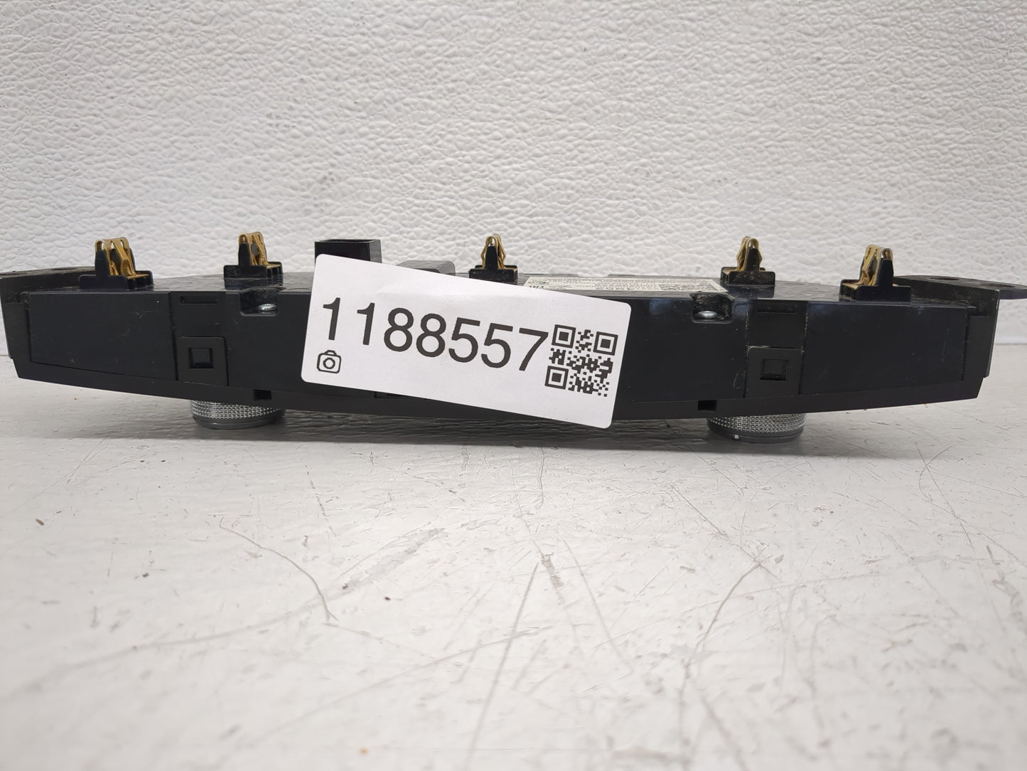 2016-2017 Chevrolet Malibu Climate Control Module Temperature AC/Heater Replacement Fits Fits 2016 2017 OEM Used Auto Parts 