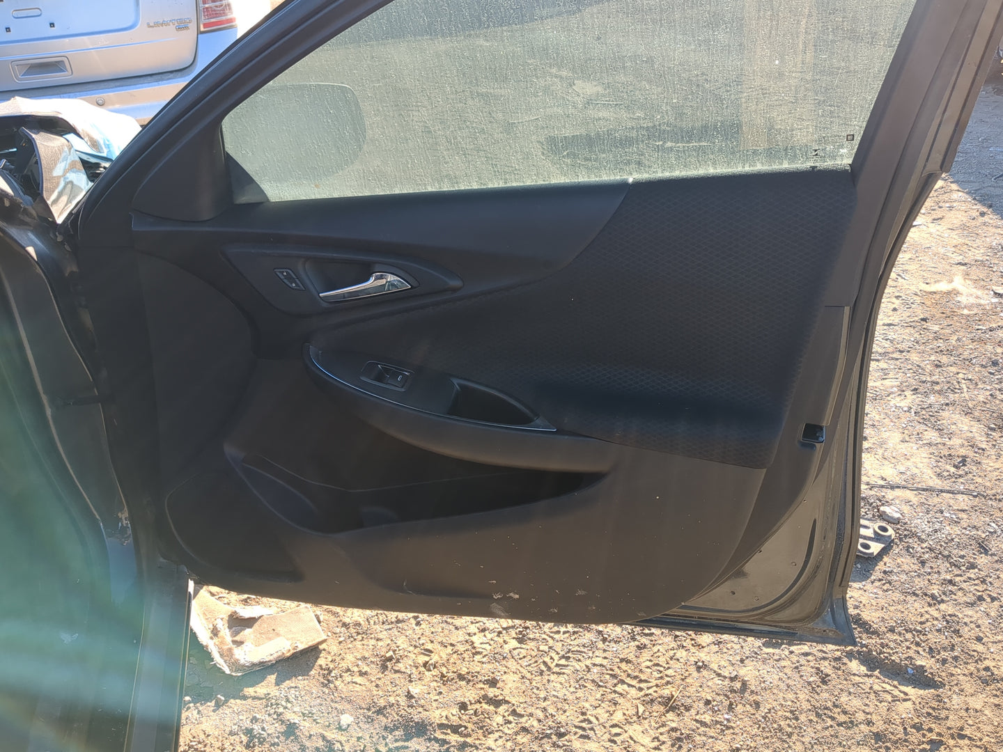 2016 Chevrolet Malibu Front Right Passenger Interior Door Panel Trim - Oemusedautoparts1.com
