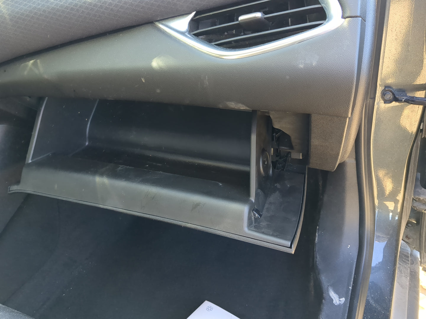 2016 Chevrolet Malibu Passenger Glove Box Door Storage Compartment - Oemusedautoparts1.com