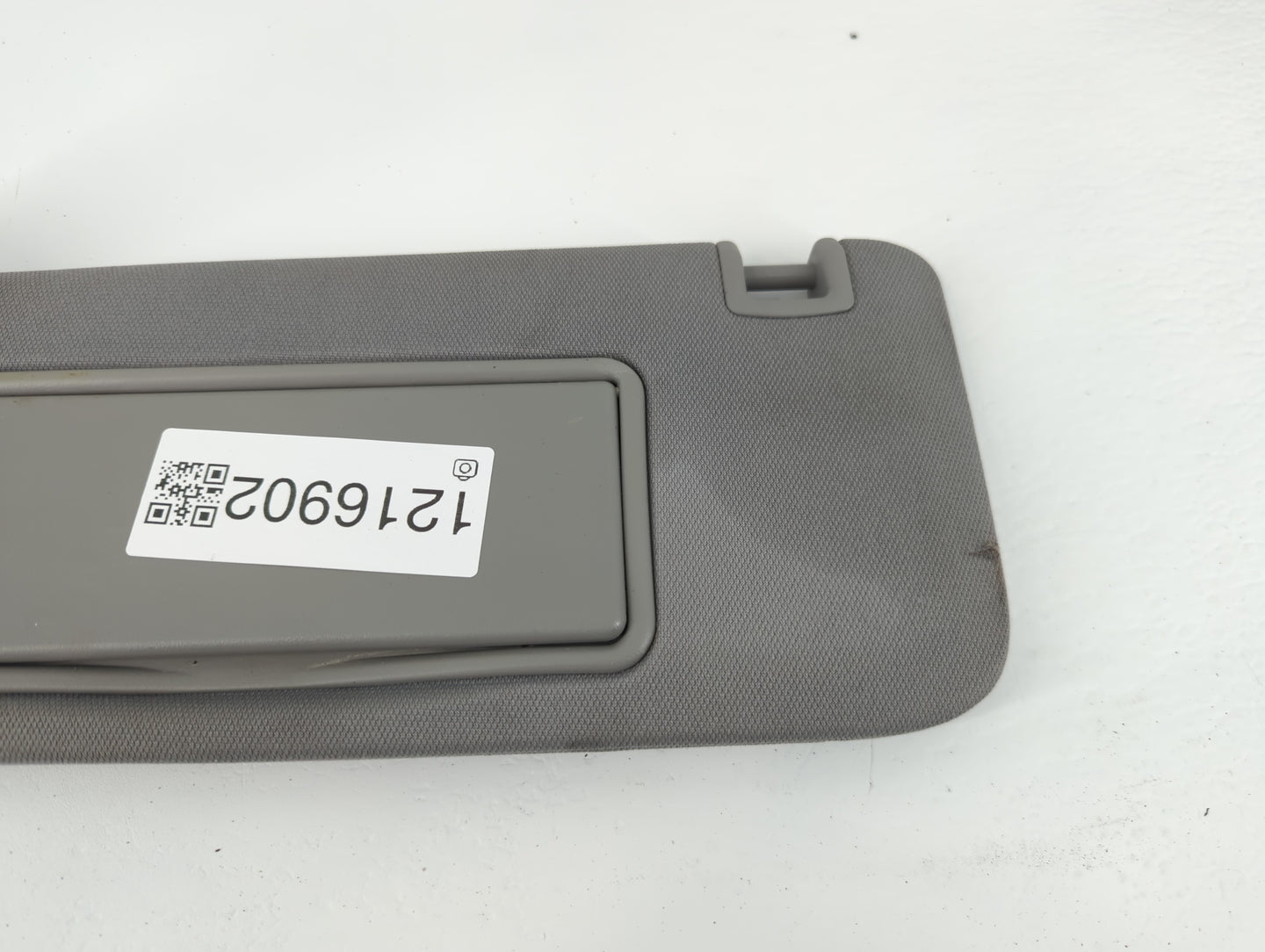 2016 Chevrolet Malibu Sun Visor Shade Replacement Driver Left Mirror Fits OEM Used Auto Parts - Oemusedautoparts1.com