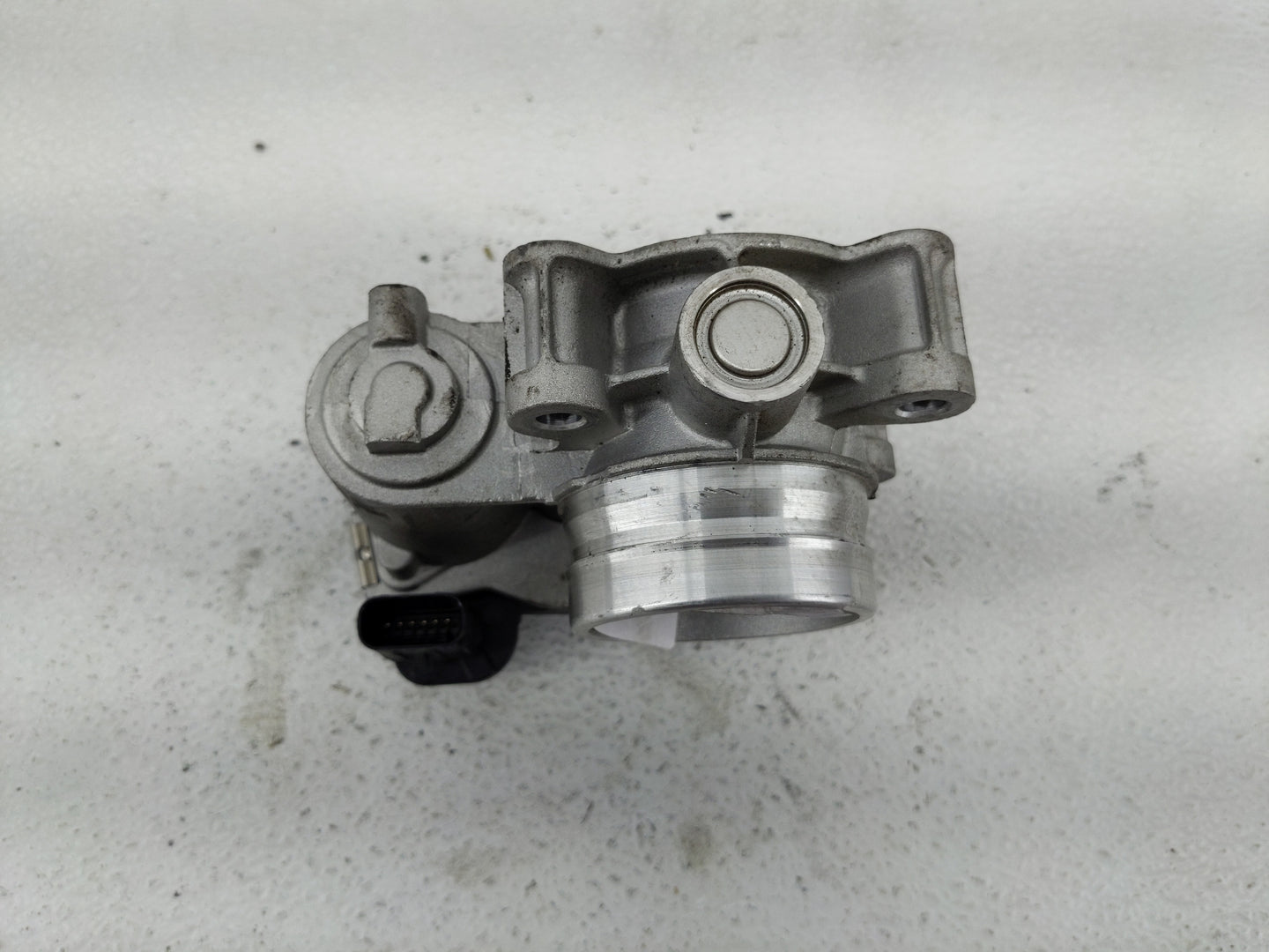 2016-2021 Chevrolet Malibu Throttle Body Fits Fits 2016 2017 2018 2019 2020 2021 2022 OEM Used Auto Parts - Oemusedautoparts