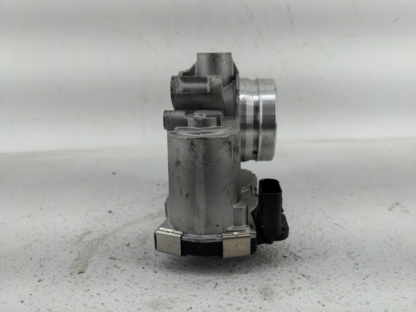 2016-2021 Chevrolet Malibu Throttle Body Fits Fits 2016 2017 2018 2019 2020 2021 2022 OEM Used Auto Parts - Oemusedautoparts