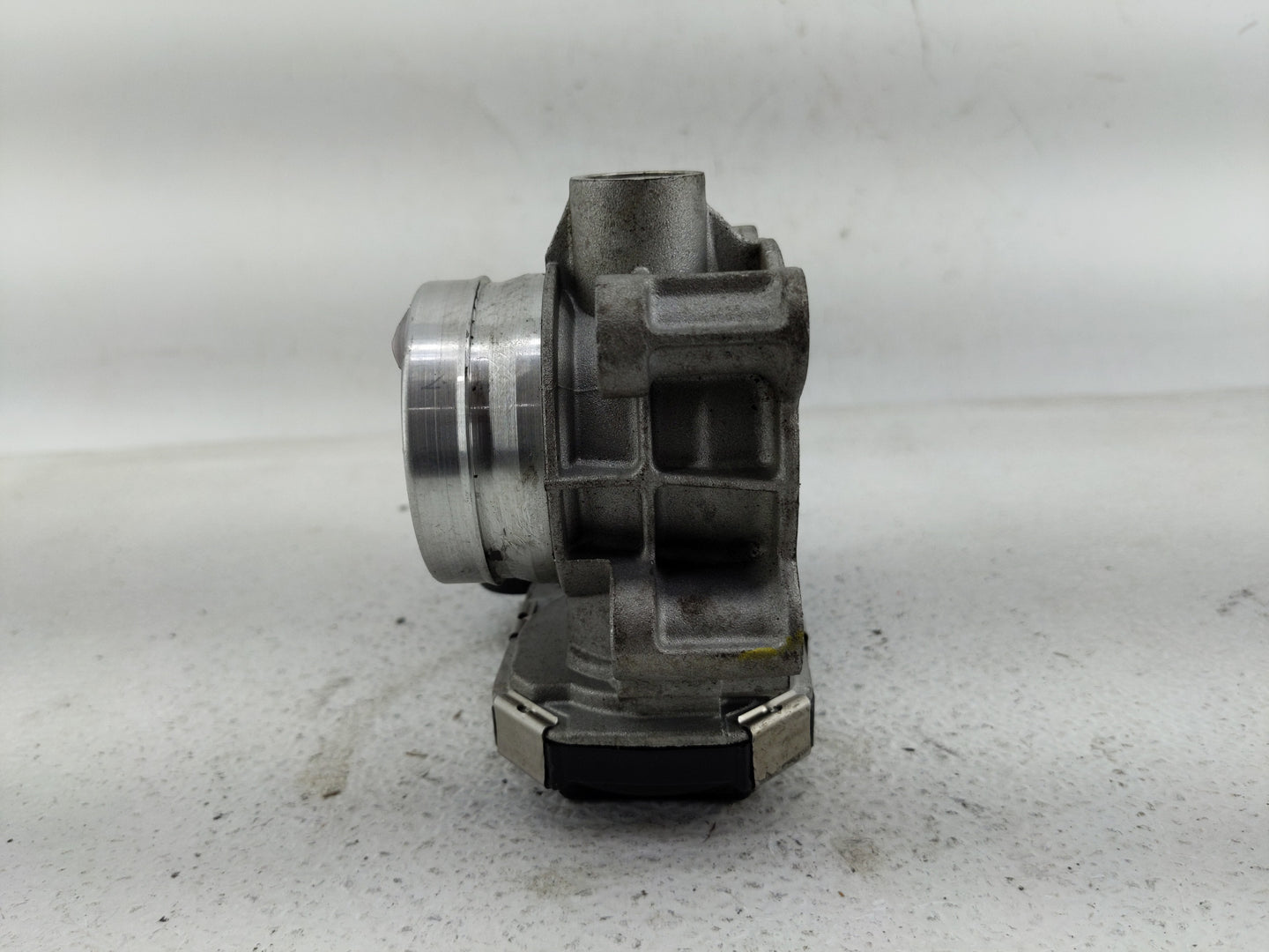 2016-2021 Chevrolet Malibu Throttle Body Fits Fits 2016 2017 2018 2019 2020 2021 2022 OEM Used Auto Parts - Oemusedautoparts