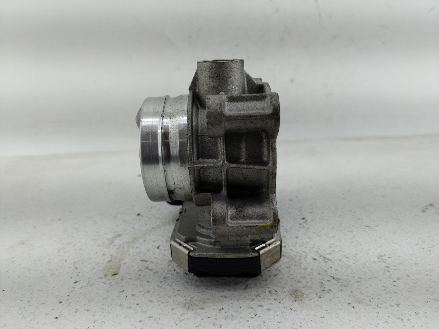 2016-2021 Chevrolet Malibu Throttle Body Fits Fits 2016 2017 2018 2019 2020 2021 2022 OEM Used Auto Parts - Oemusedautoparts