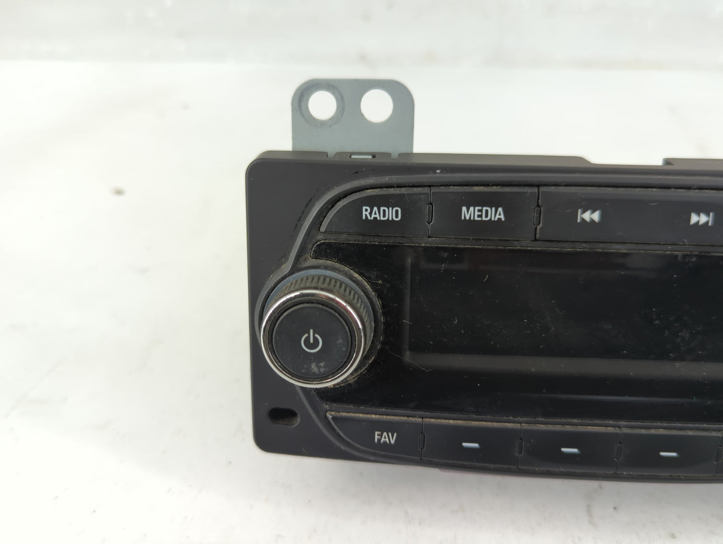 2016 Chevrolet Malibu Radio AM FM Cd Player Receiver Replacement P/N:557799431 42497391 Fits OEM Used Auto Parts - Oemusedau