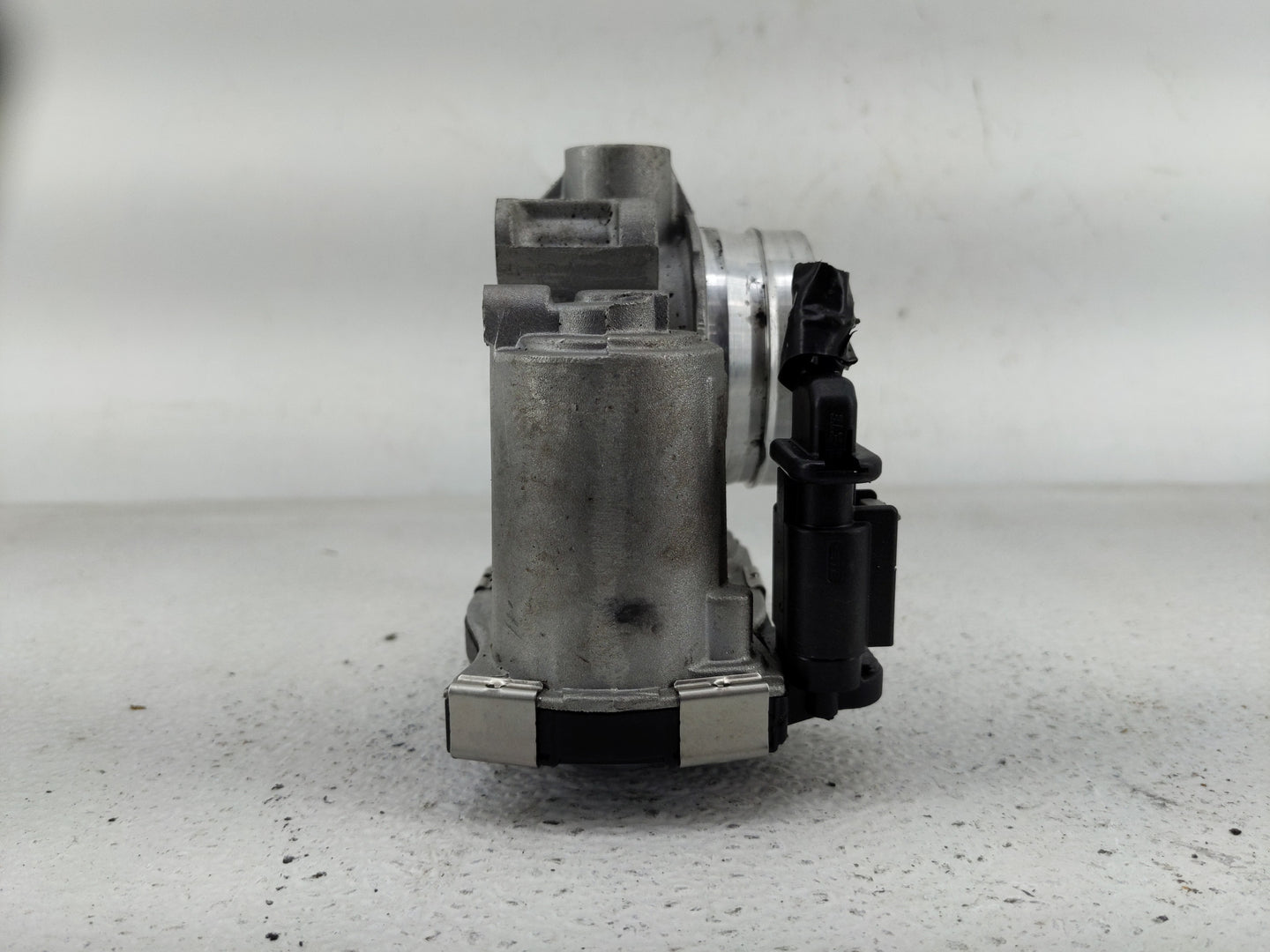 2016-2021 Chevrolet Malibu Throttle Body P/N:1267 1379AA Fits Fits 2016 2017 2018 2019 2020 2021 2022 OEM Used Auto Parts - 