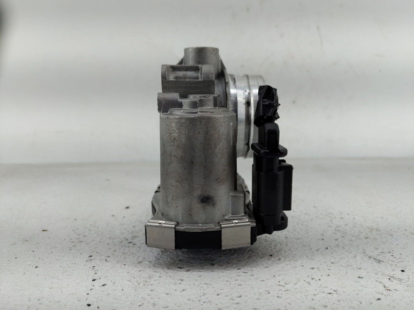 2016-2021 Chevrolet Malibu Throttle Body P/N:1267 1379AA Fits Fits 2016 2017 2018 2019 2020 2021 2022 OEM Used Auto Parts - 