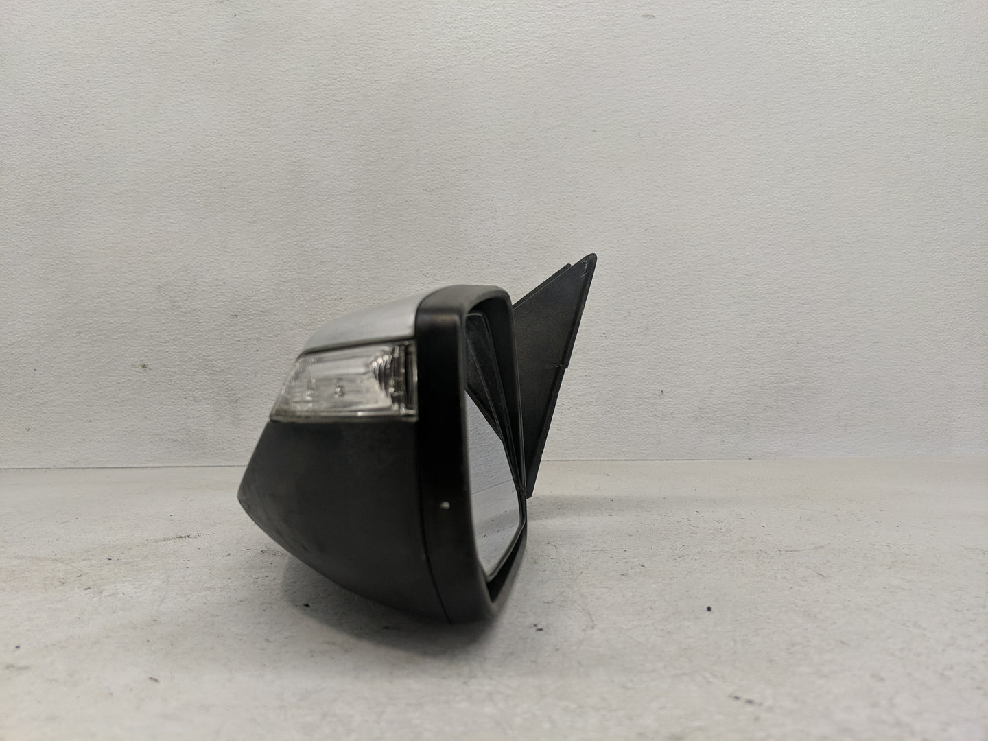2016-2021 Chevrolet Malibu Side Mirror Replacement Driver Left View Door Mirror P/N:23214676 3095226 Fits OEM Used Auto Part