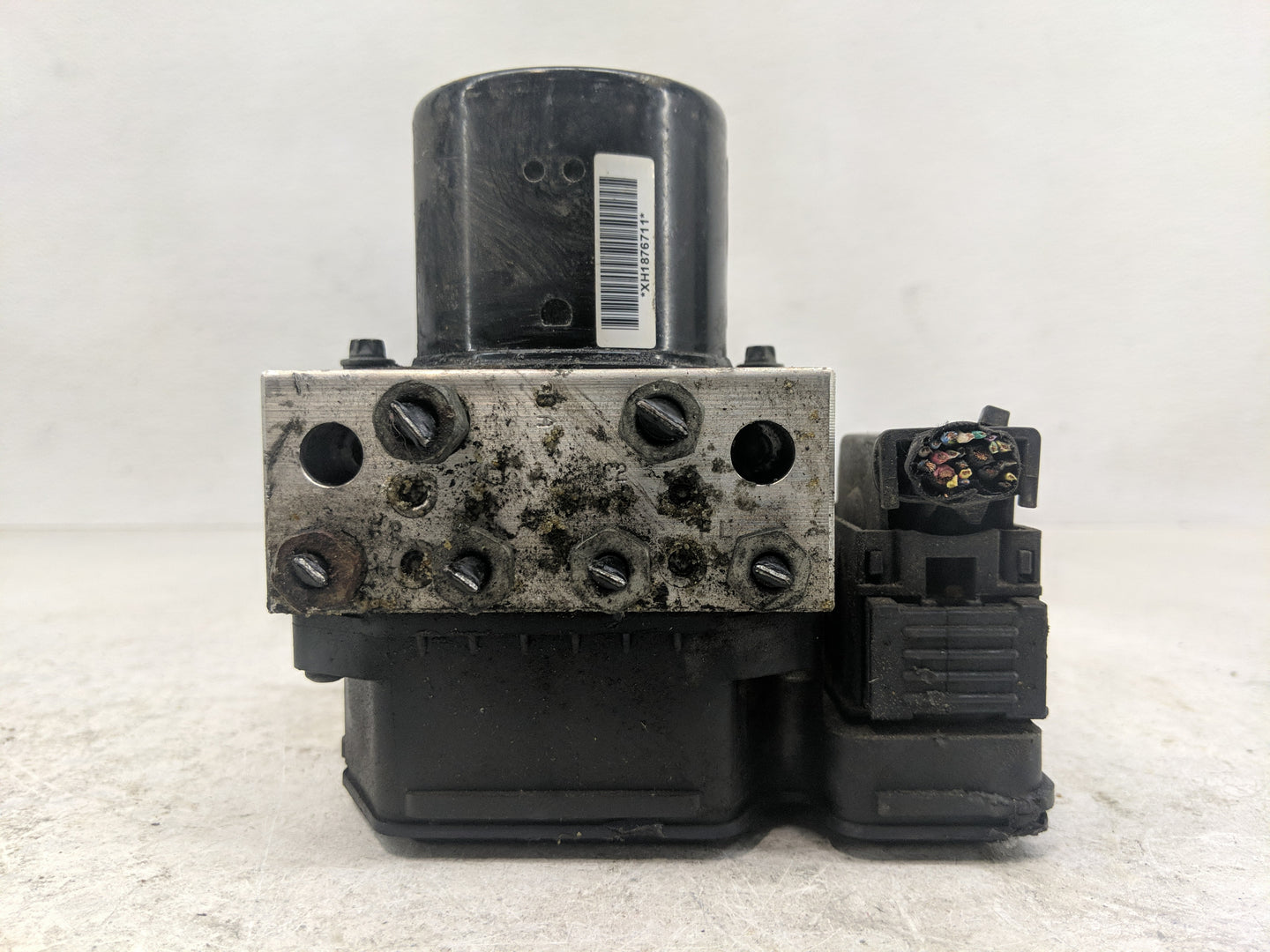 2013-2016 Chevrolet Malibu ABS Pump Control Module Replacement P/N:22863598 Fits Fits 2012 2013 2014 2015 2016 OEM Used Auto