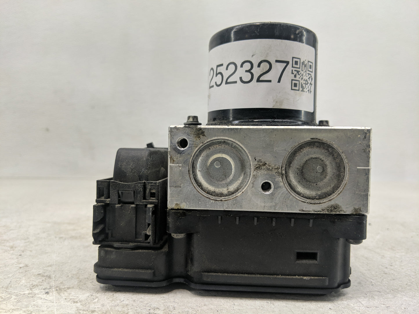 2013-2016 Chevrolet Malibu ABS Pump Control Module Replacement P/N:22863598 Fits Fits 2012 2013 2014 2015 2016 OEM Used Auto