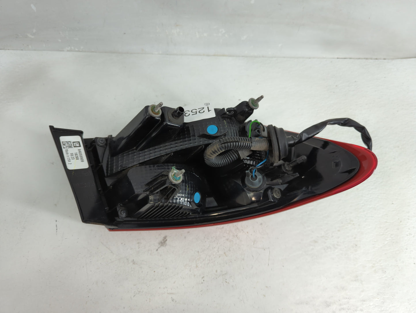 2016-2018 Chevrolet Malibu Tail Light Assembly Passenger Right OEM P/N:84059909 Fits Fits 2016 2017 2018 OEM Used Auto Parts