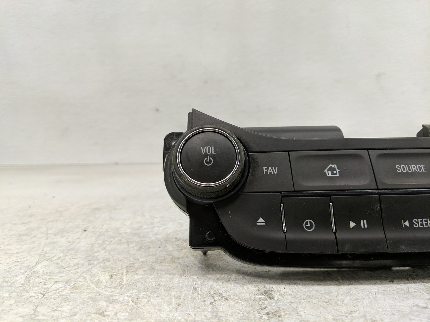 2014-2016 Chevrolet Malibu Radio Control Panel - Oemusedautoparts1.com