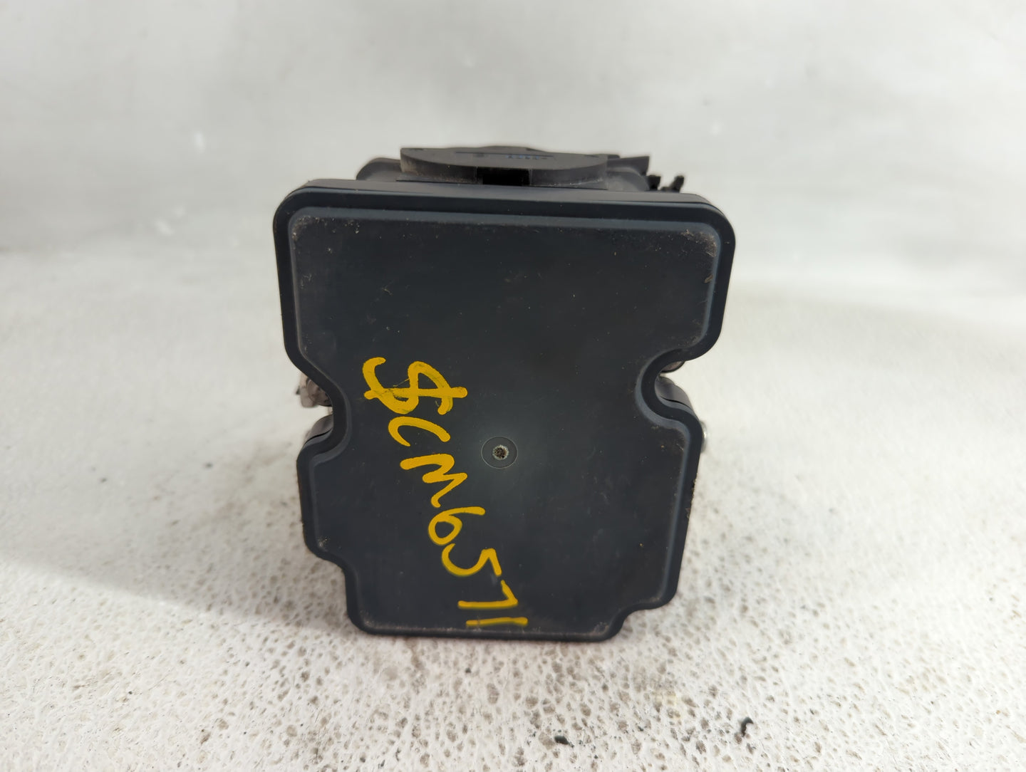 2016 Chevrolet Malibu ABS Pump Control Module Replacement P/N:23410405 Fits OEM Used Auto Parts - Oemusedautoparts1.com